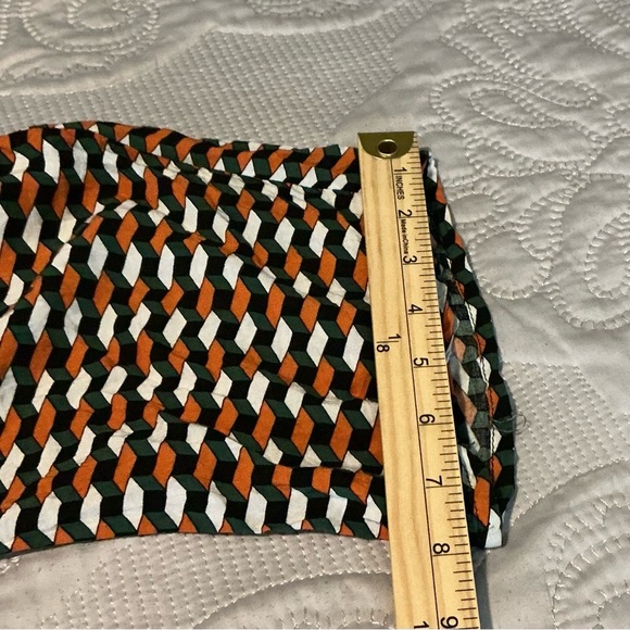 Forever 21 Black and White Smocked Crop Blouse - Picture 6 of 6